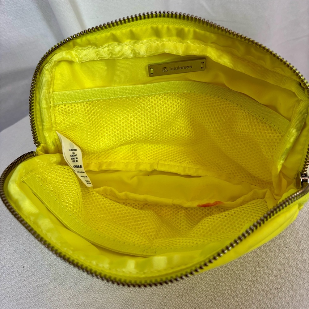 Lululemon Bright Neon Yellow Belt Bag - Picture 5 of 10